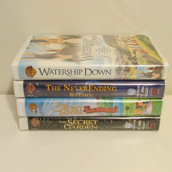 VHS Tapes - 4 Warner Brothers Family movies - Picture 1 of 16